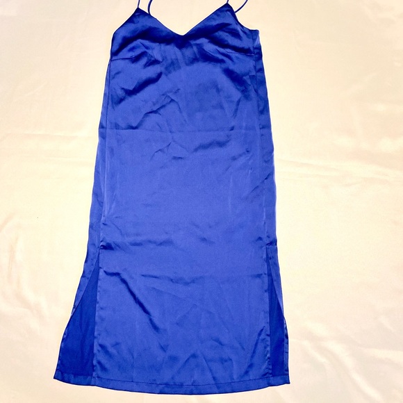 Shinestar Satin Split Hem Cami
Dress Royal Blue - Picture 6 of 15